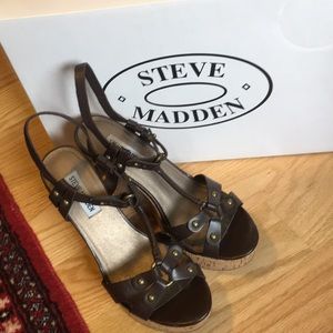 Steve Madden Quesst Brown Leather Wedge